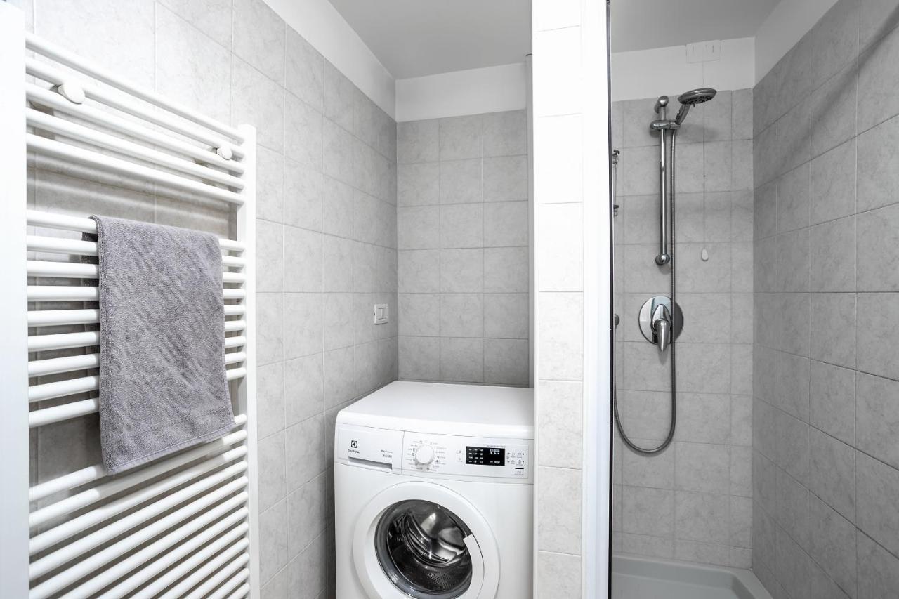 Navigli-Duomo Apartment With Netflix+Wifi ミラノ エクステリア 写真